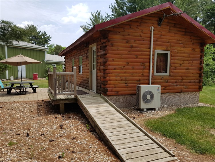 Comfy Cottage has a wheelchair accessible ramp.